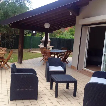 House With 4 Bedrooms In With Furnished Terrace And Wifi 100 M From The *