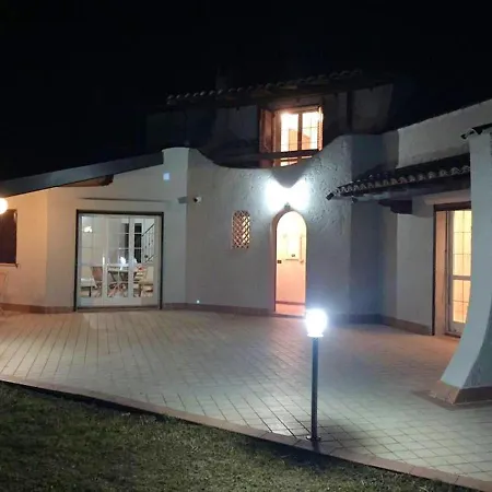 House With 4 Bedrooms In With Furnished Terrace And Wifi 100 M From The *
