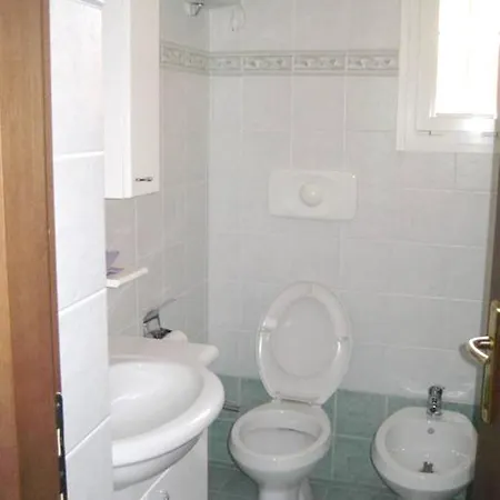 House With 4 Bedrooms In With Furnished Terrace And Wifi 100 M From The